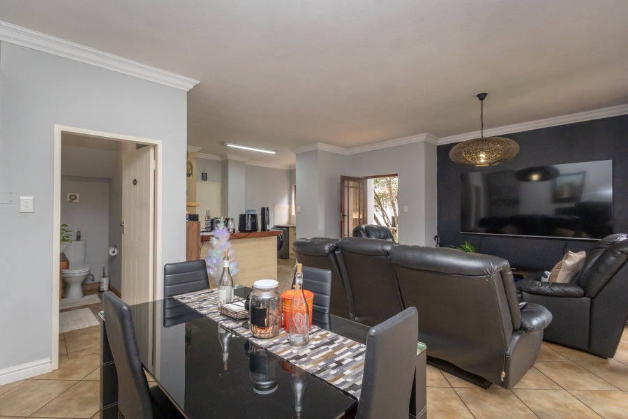 3 Bedroom Property for Sale in The Coves North West